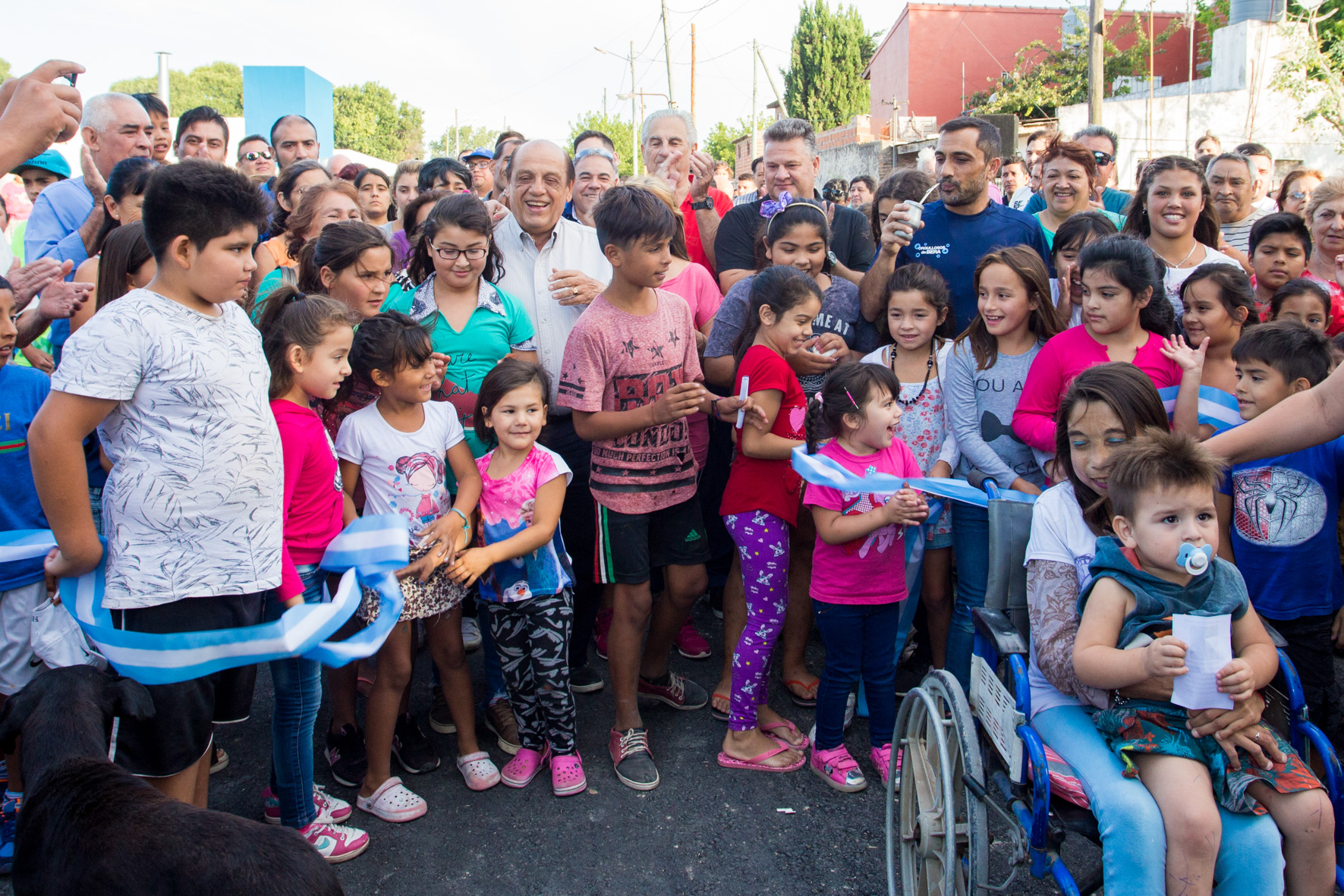 SE INAUGURARON EN BUSTILLO 300 METROS DE NUEVO PAVIMENTO (1)