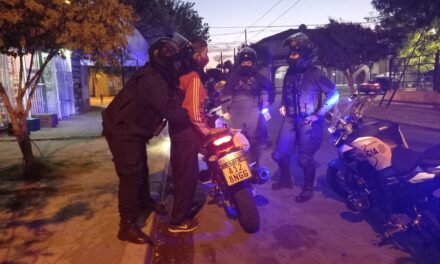 MOTORIZADA DE LA POLICÍA LOCAL DETIENE PERSONA ARMADA